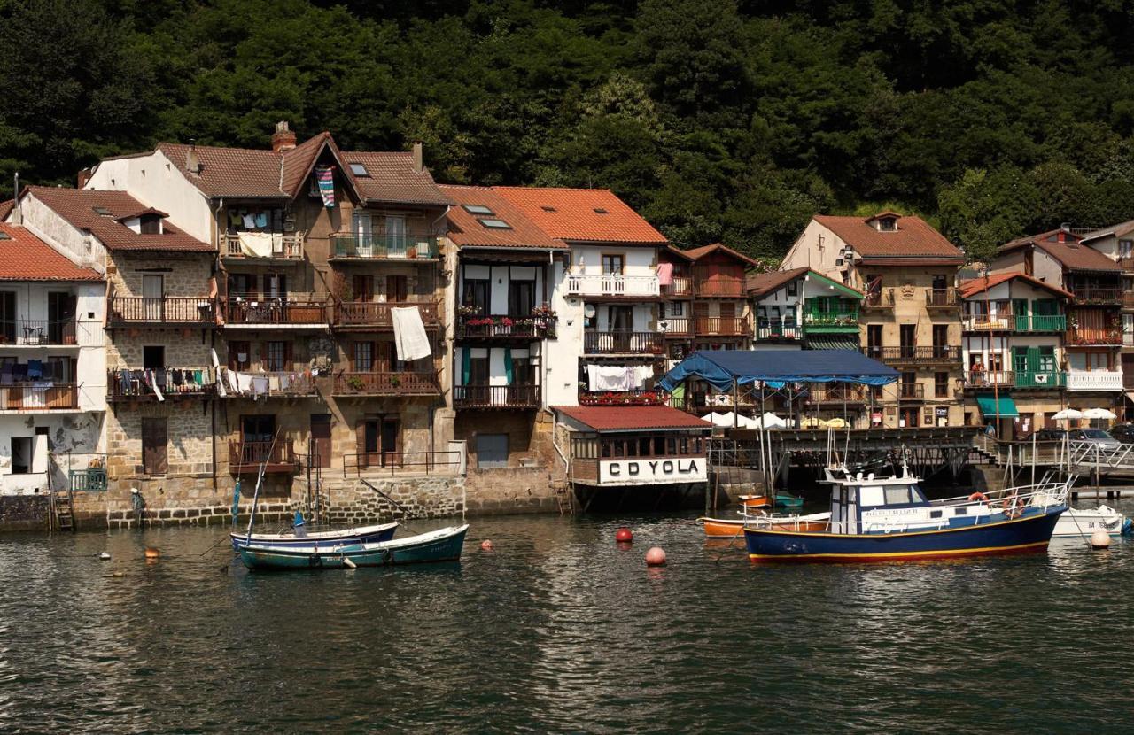 Aterian Gaztelu * Zarautz